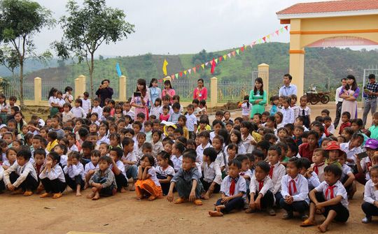 Nhìn lại những hình ảnh ấn tượng, cảm động ngày khai trường