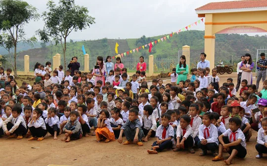 Nhìn lại những hình ảnh ấn tượng, cảm động ngày khai trường
