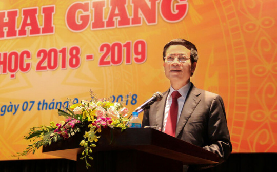 Quyền Bộ trưởng Nguyễn Mạnh Hùng dự lễ khai giảng Học viện Công nghệ Bưu chính Viễn thông
