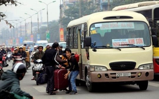 Ngăn chặn và xử lý nghiêm tình trạng xe 'dù', bến 'cóc'