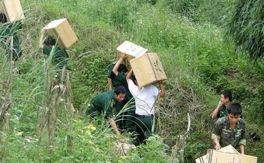 Nhiều thủ đoạn mới để tuồn hàng lậu qua biên giới Tây Nam