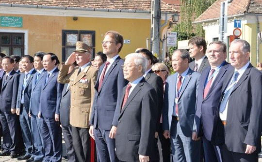 Tổng Bí thư Nguyễn Phú Trọng thăm thành phố Szentendre (Hungary)