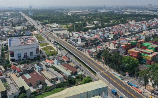Bình Dương thông xe cầu vượt thép đầu tiên hơn 115 tỉ đồng