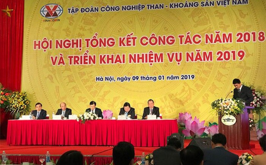 Phó Thủ tướng Trịnh Đình Dũng dự Hội nghị triển khai nhiệm vụ của TKV