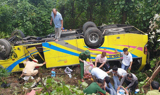 Khởi tố tài xế chở đoàn sinh viên lao xuống đèo Hải Vân