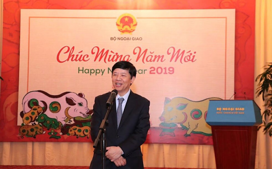 Thứ Trưởng Bộ Ngoại giao Nguyễn Quốc Cường gặp gỡ báo chí nước ngoài tại Việt Nam dịp năm mới