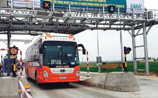 Phó Thủ tướng chỉ đạo về tiến độ triển khai thu phí tự động không dừng
