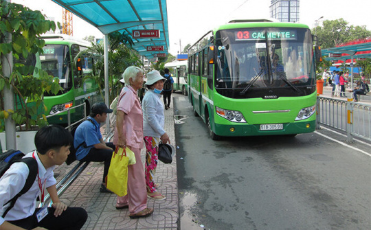 HAPTA đề xuất miễn phí xe buýt cho người về hưu