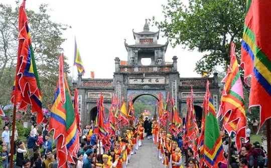 Đường dây nóng xử lý thông tin về lễ hội