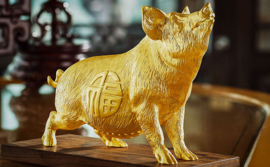 Tượng heo vàng giá trăm triệu ở Sài Gòn