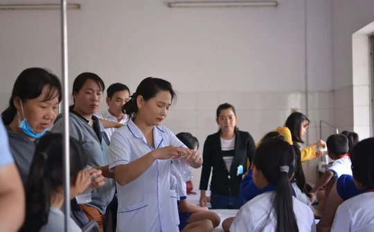 Long An: Hơn 80 học sinh ở nhập viện nghi ngộ độc thực phẩm