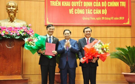 Triển khai các quyết định của Bộ Chính trị về công tác cán bộ