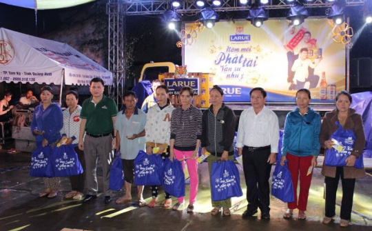 “Larue - Mùa xuân ấm áp” đến với hơn 4.000 gia cảnh khó khăn trên cả nước.