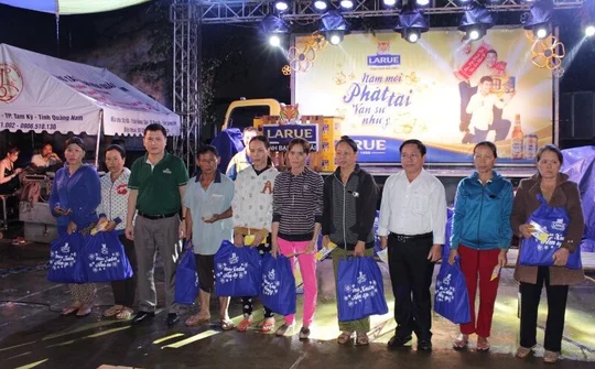 “Larue - Mùa xuân ấm áp” đến với hơn 4.000 gia cảnh khó khăn trên cả nước.