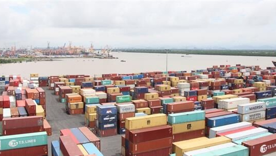 Đầu năm, Việt Nam nhập siêu một tỷ USD