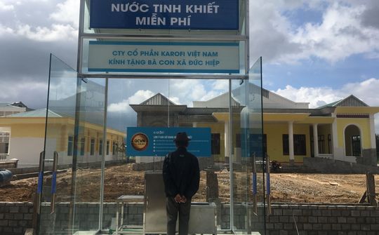 Người dân tại xã có nước 'vàng như nghệ' được sử dụng nước tinh khiết đón Tết