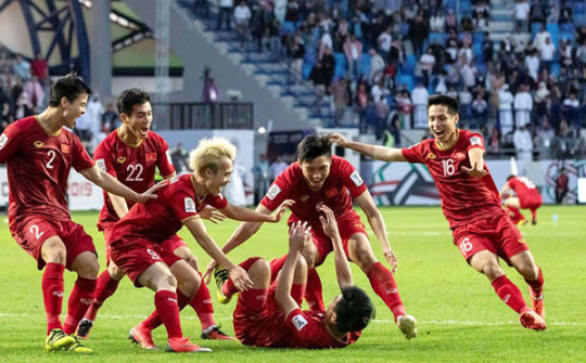 Thủ tướng: Các cầu thủ của chúng ta hãy tự tin thi đấu