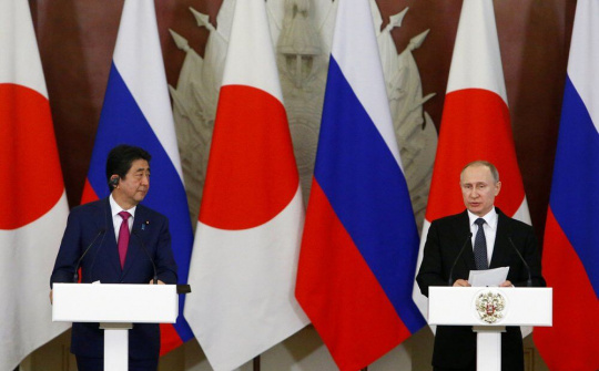 Gập ghềnh đường tới hòa bình