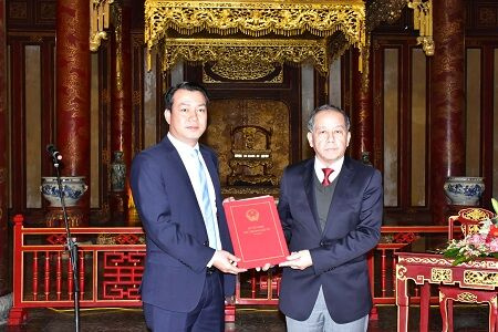Huế: Trao quyết định đầu tư dự án hơn 3.300 tỷ đồng