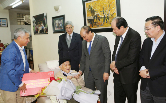 Thủ tướng chúc Tết các nhà khoa học, nhân sĩ trí thức