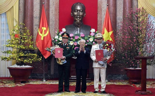 Tổng Bí thư, Chủ tịch nước Nguyễn Phú Trọng trao quyết định phong hàm 2 Đại tướng
