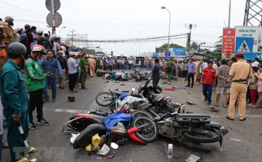 Khắc phục hậu quả vụ TNGT đặc biệt nghiêm trọng ở Long An