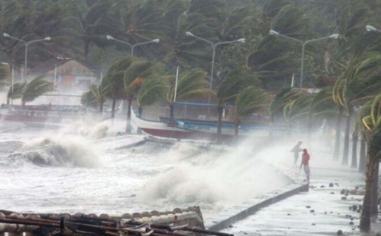 240km nữa bão số 1 sẽ vào mũi Cà Mau