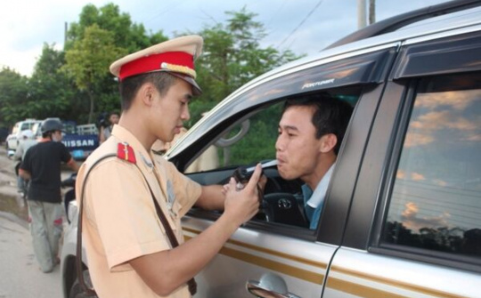 Ông Khuất Việt Hùng: Tỉ lệ tài xế xe cá nhân dùng rượu bia tăng cao   