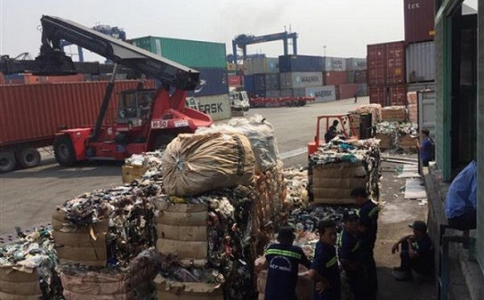 Thủ tướng trả lời chất vấn về cấp phép, quản lý phế liệu nhập khẩu