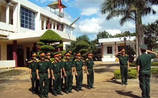 Công tác quốc phòng ở Bộ, ngành trung ương, địa phương