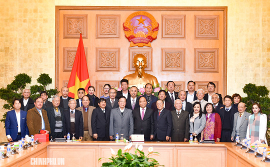 Thủ tướng: Giáo dục chăm sóc sức khỏe không phải chuyện bình thường