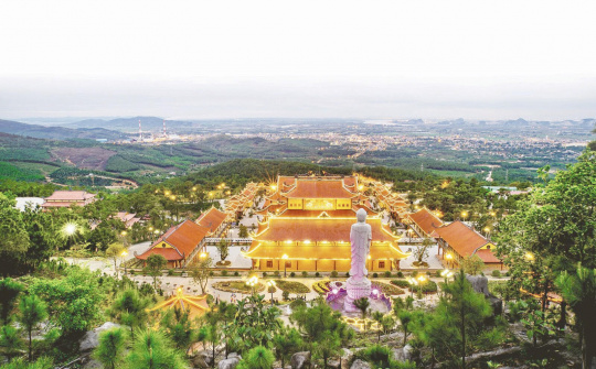 Quảng Ninh: Hành trình đưa du lịch trở thành ngành kinh tế mũi nhọn của Uông Bí