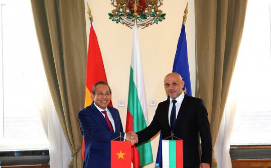 Phó Thủ tướng Thường trực hội đàm với Phó Thủ tướng Bulgaria