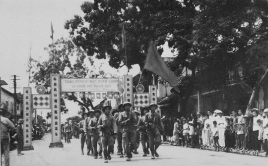 Người Hà Nội tràn đầy cảm xúc với những ký ức tháng 10 lịch sử