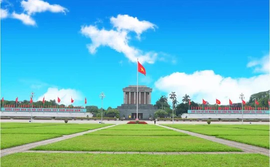 Kiên định độc lập dân tộc gắn liền với chủ nghĩa xã hội
