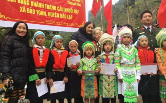 Cụ bà bán 2 căn biệt thự lấy hàng trăm cây vàng làm từ thiện