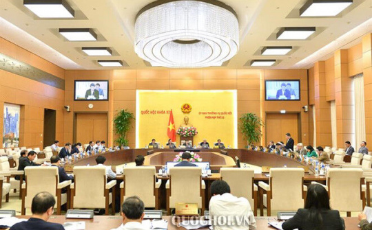 Ủy ban Thường vụ Quốc hội xem xét công tác tổ chức, nhân sự