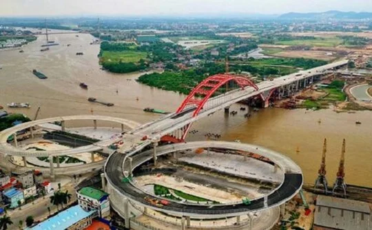 Thông xe cầu vòm 2.000 tỷ đồng tại Hải Phòng