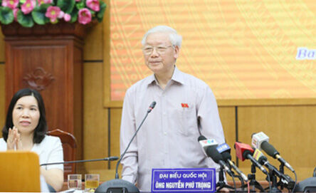 Kiên quyết giữ vững độc lập, chủ quyền dân tộc,  đảm bảo môi trường hòa bình để phát triển