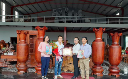 Gặp gỡ, chúc mừng ''2 Doanh nhân Phố núi'' được  tôn vinh ''Gương sáng Doanh nhân Việt Nam hội nhập 2019''