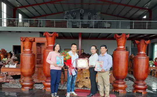 Gặp gỡ, chúc mừng ''2 Doanh nhân Phố núi'' được  tôn vinh ''Gương sáng Doanh nhân Việt Nam hội nhập 2019''