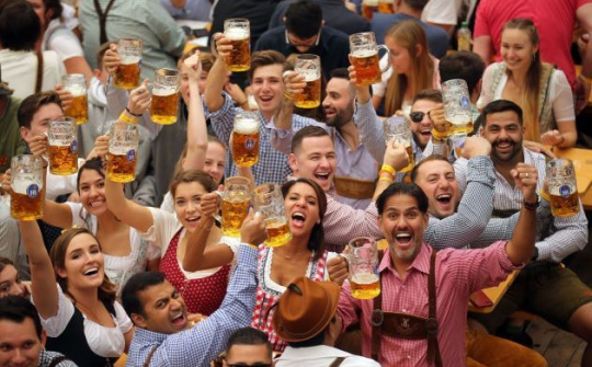 Tận hưởng lễ hội bia phong cách châu Âu ngay tại Sunshine City