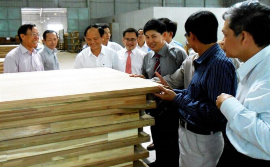 Đồ gỗ nội, ngoại thất của các doanh nghiệp Bình Định đến gần hơn với các đối tác ở Mỹ