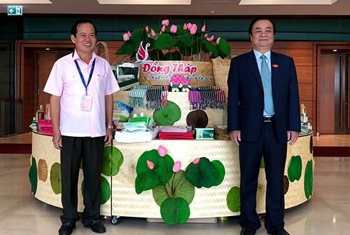 "Đặc sản" Đồng Tháp được giới thiệu và trưng bày tại Trụ sở Quốc hội