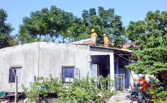 PC Đà Nẵng hỗ trợ 28 triệu đồng cho 2 ngôi nhà có hoàn cảnh khó khăn