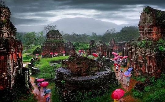 Bảo vệ di sản bằng tình yêu và ý thức cộng đồng