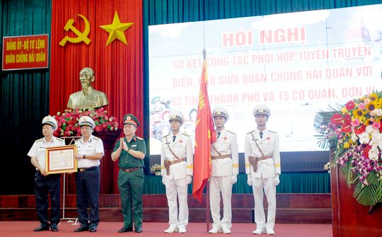 Quân chủng Hải quân sơ kết công tác phối hợp tuyên truyền biển, đảo