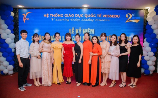 Lễ kỷ niệm 2 năm thành lập Trung tâm Anh ngữ Quốc tế VESSEDU