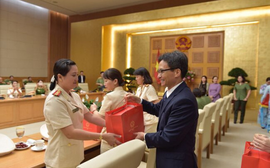 Những "bông hồng thép" phát huy truyền thống vẻ vang của lực lượng Công an nhân dân