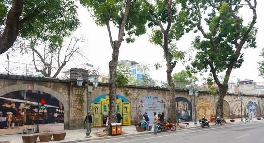 Khai mạc không gian phố bích họa Ký ức Hà Nội - 65 năm